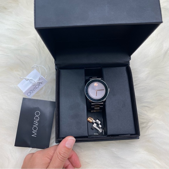 MOVADO Bold womens watch stainless steel. Designer watch - Picture 7 of 17